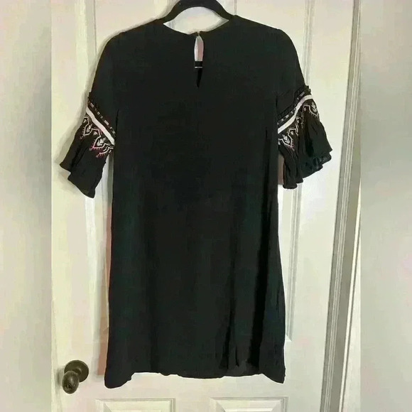 Loft Dress - Picture 6 of 7